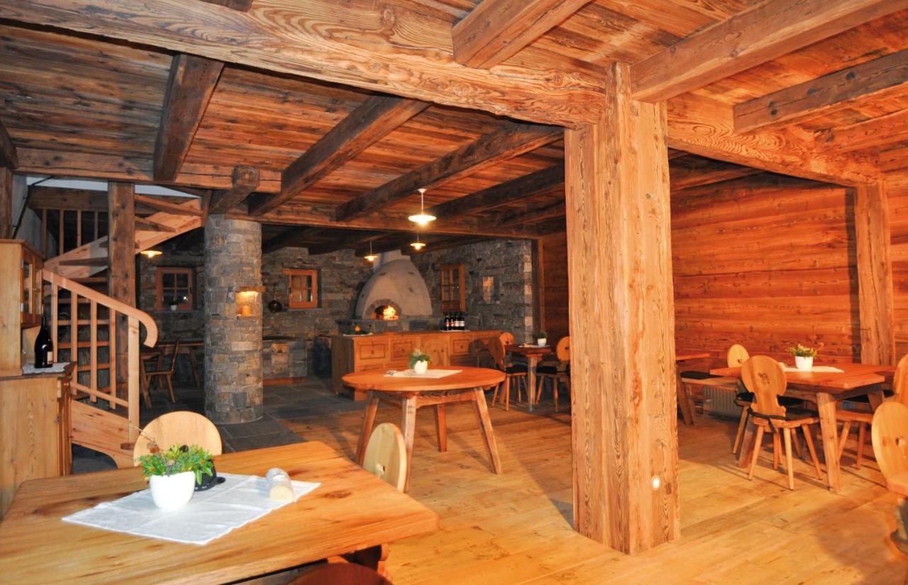 Gasthof Weisses Kreuz Naturns Exterior photo