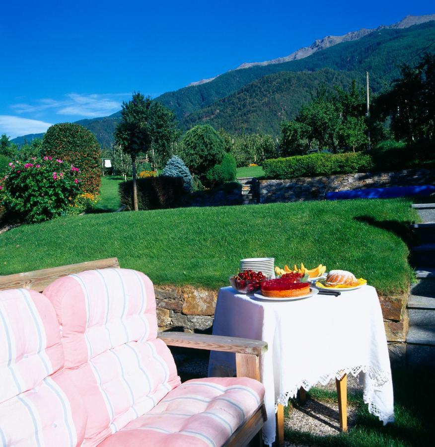 Gasthof Weisses Kreuz Naturns Exterior photo