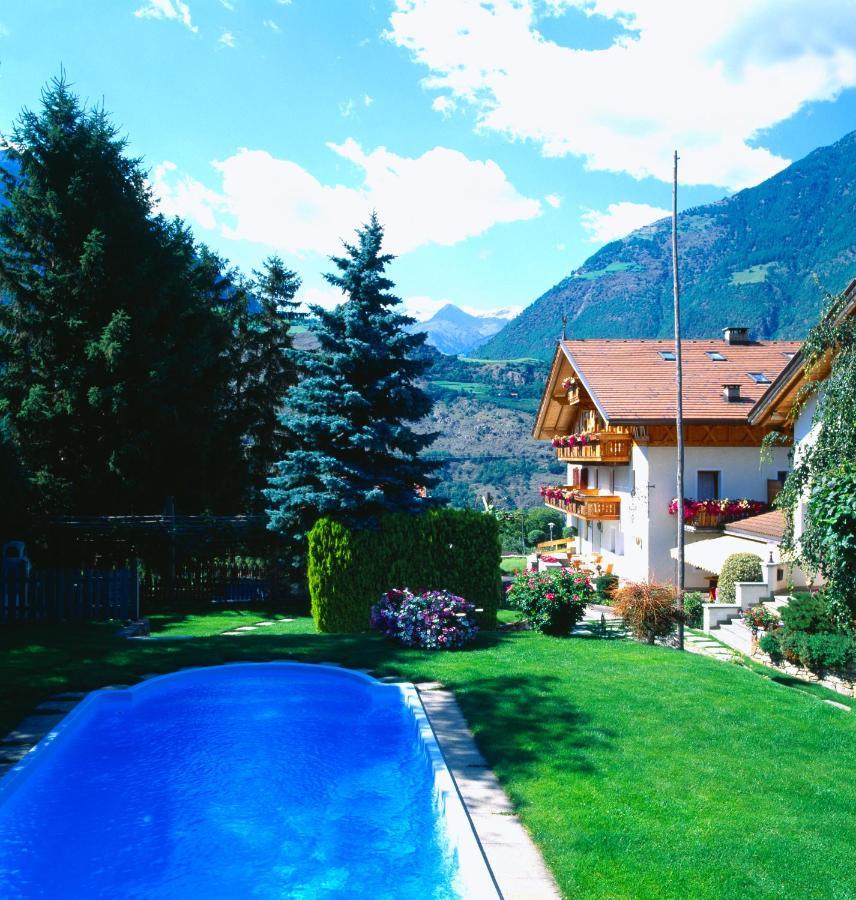 Gasthof Weisses Kreuz Naturns Exterior photo
